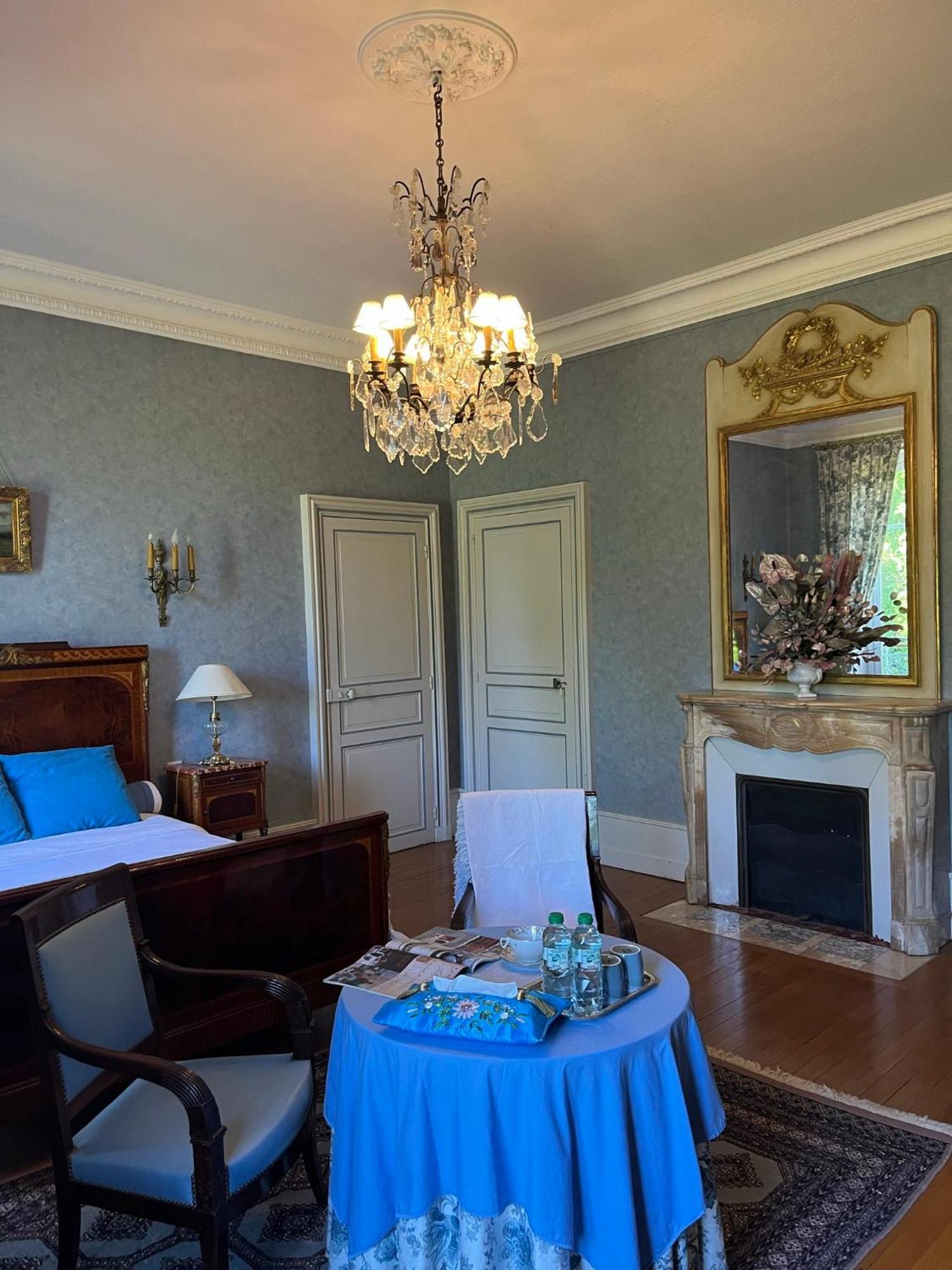 Demeure Des Payratons Bed & Breakfast Saint-Gerand-le-Puy Eksteriør bilde